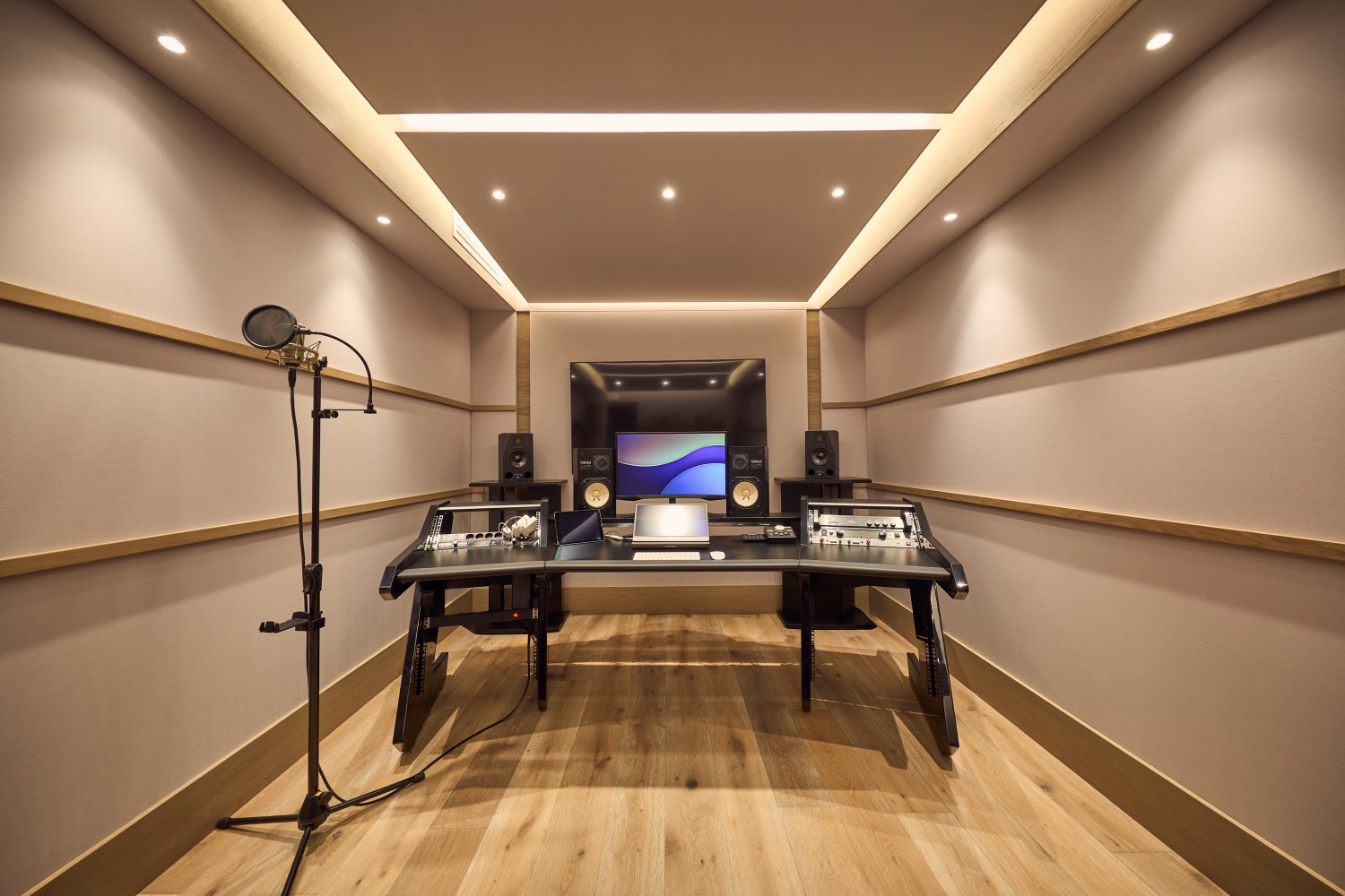 Shibuya Studios - Giacomo Scalvi
