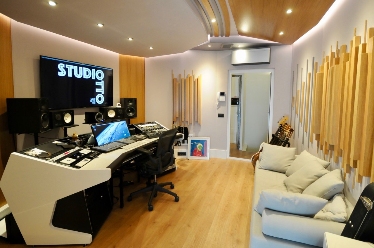 Studio 8
